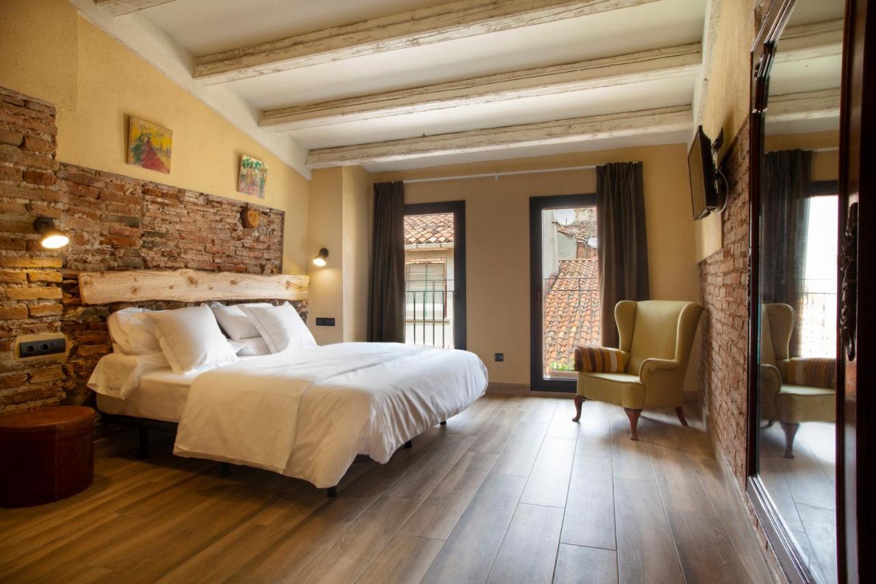 Priorat Aparthotel Falset Exteriör bild