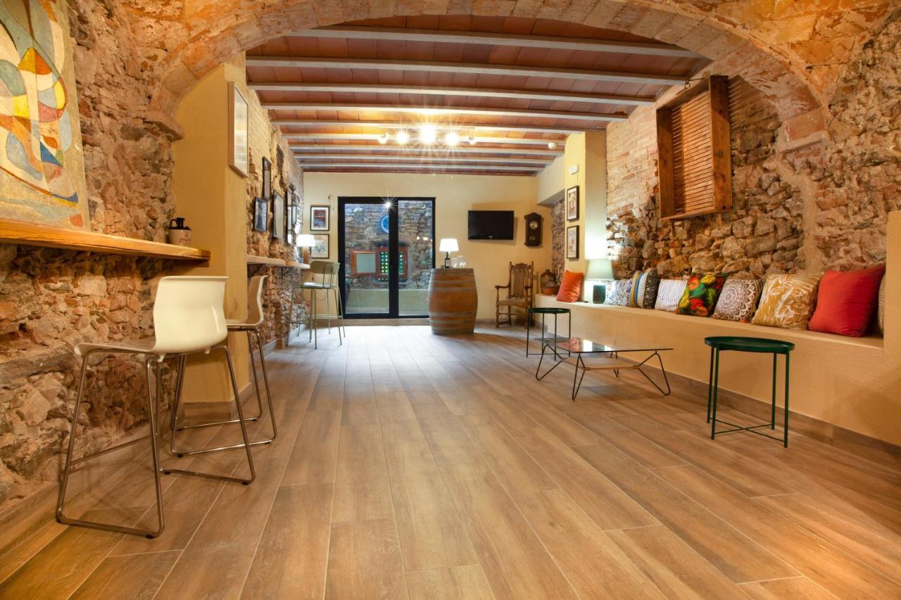 Priorat Aparthotel Falset Exteriör bild